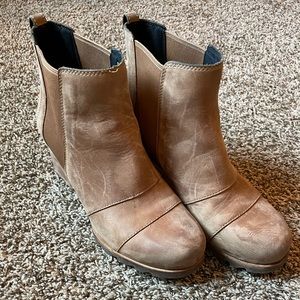 Brown Sorel heeled boots